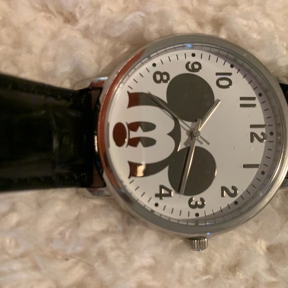 His and Hers Mickey & Minnie Watch Set